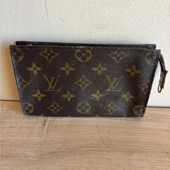 Louis Vuitton Handbags - Authentic Louis Vuitton monogram case